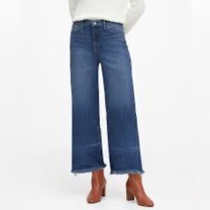 Banana Republic Medium Wash, High Rise, Wide-leg, Crop, raw hem, jeans Size 32